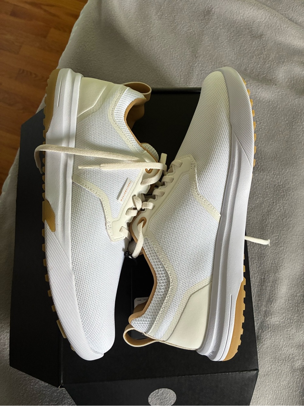 Men's Travis Mathew Lightweight White and Tan Casual Sneakers (9.5)